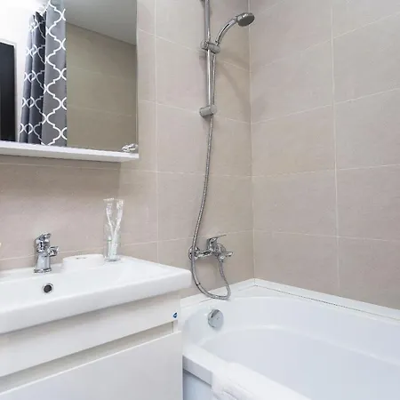 Apartment Roomer 10 *